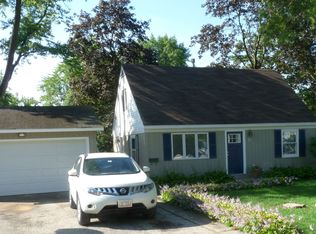 319 Highland Rd, Grayslake, IL 60030