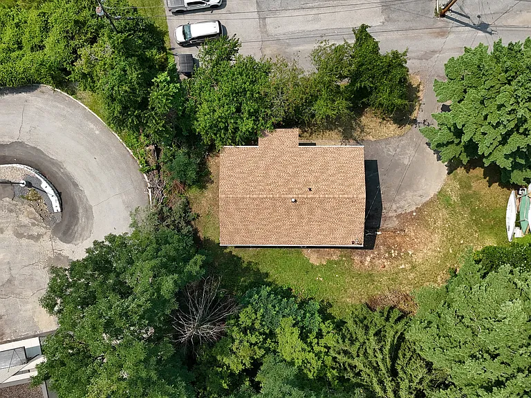 1308 Perry Ave — Photo 4