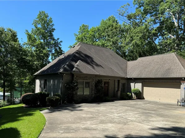 130 Woods Dr, West Union, SC 29696