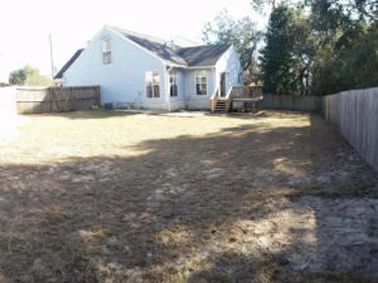 818 Sparkleberry Cv — Photo 19
