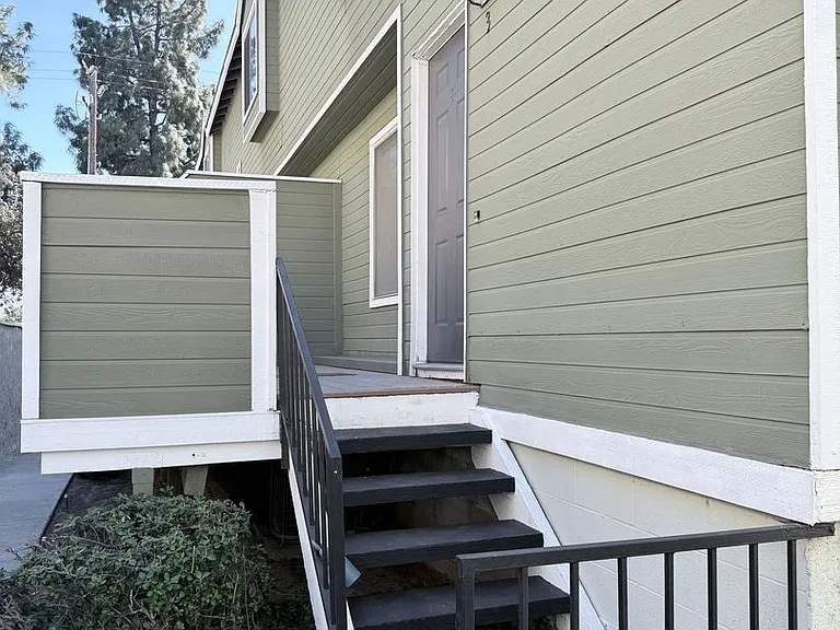 1163 W Badillo St — Photo 2