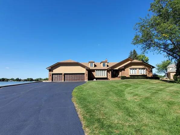 8 E Cove Dr, South Barrington, IL 60010