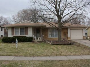 236 Crest Ave, Elk Grove Village, IL 60007