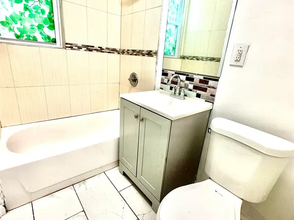 245 Duncan Avenue image 13 of 18