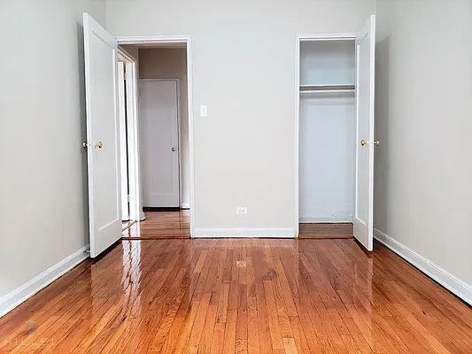 Rented by Hillel Realty Group | media 2