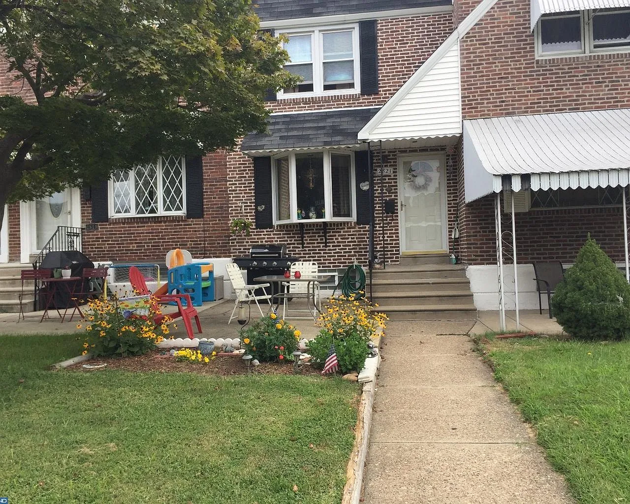 2821 Glenview St photo 1