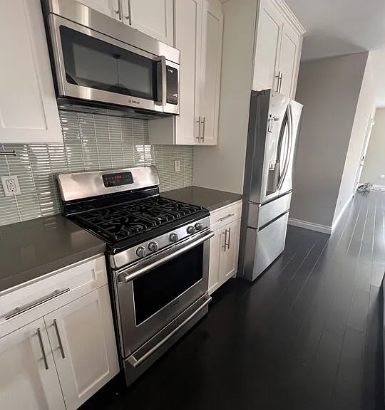 7865 Bleriot Ave — Photo 6