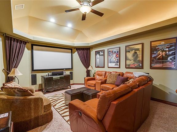 4th image of 19512 Talavera Ln