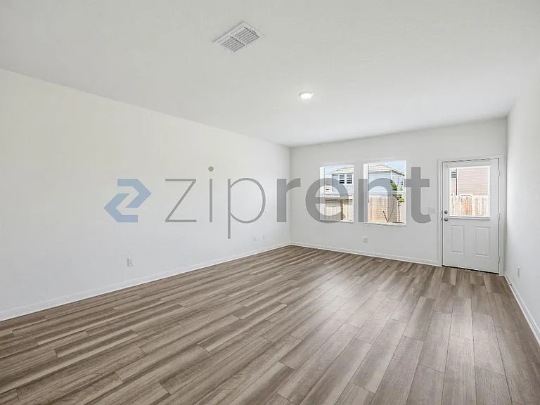 7536 Corral Smt — Photo 13