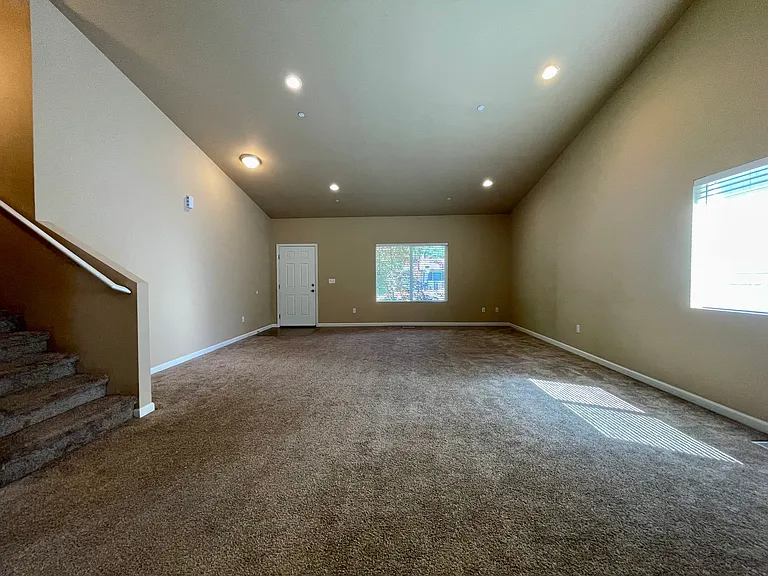 102 Alpha Ln — Photo 5