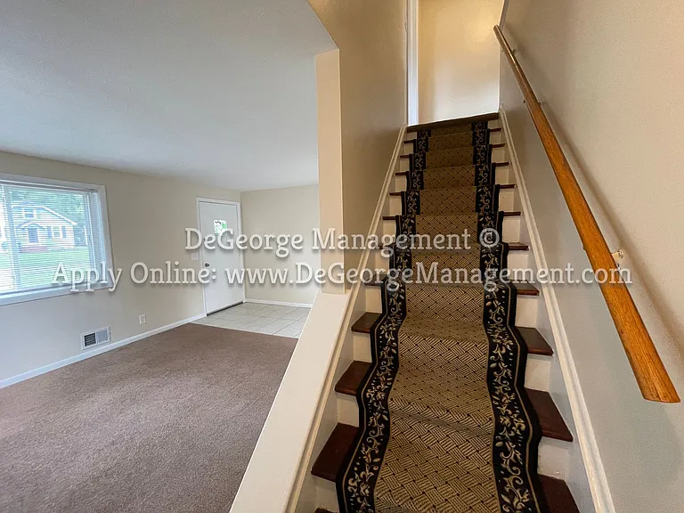 Bennington Townhomes — Photo 16