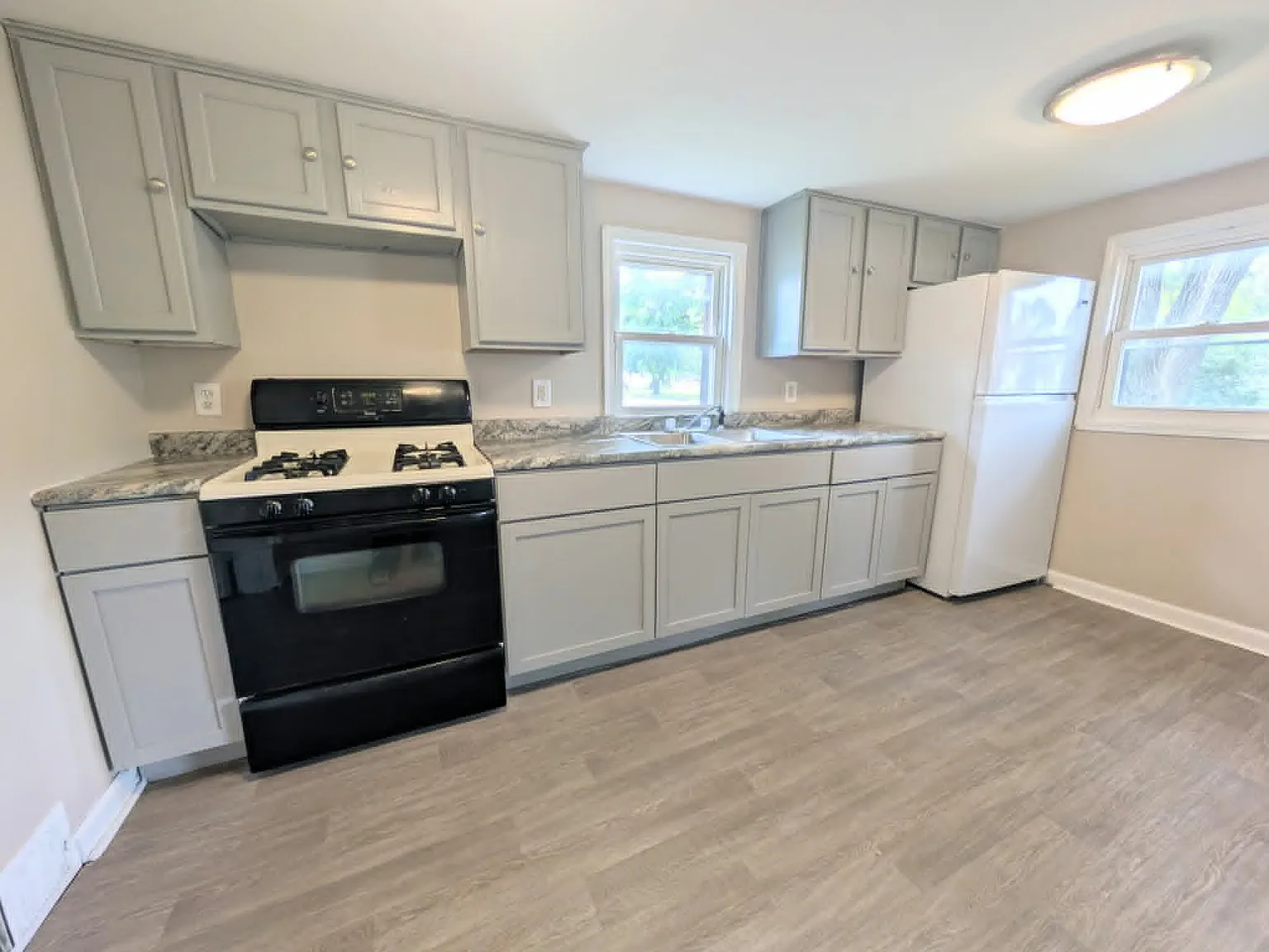 1515 East Cedar Street Kankakee IL 60901 — Photo 3