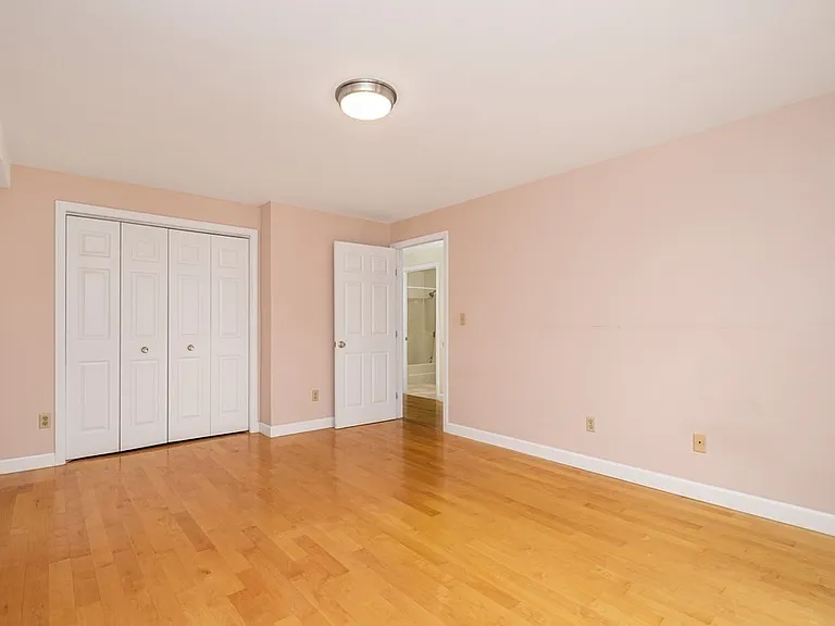 49 Washington St #2 — Photo 7