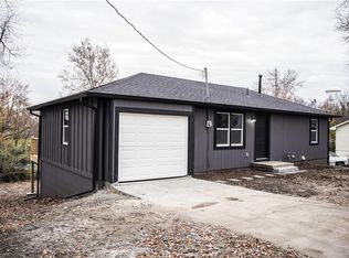 102 S 9th Street Ter, Odessa, MO 64076