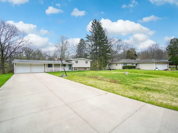 141 Harper Creek Dr, Battle Creek, MI 49014