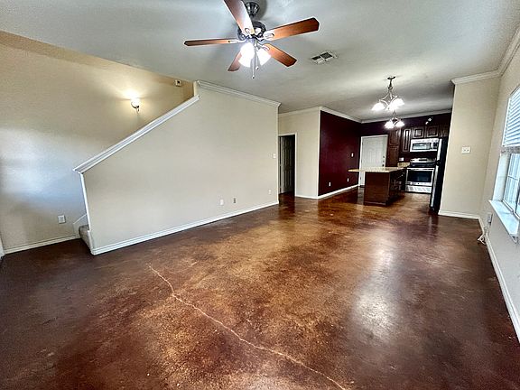 2nd image of 2473 Horse Shoe Dr
