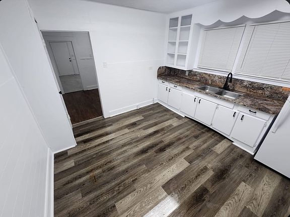 3rd image of 417 S Cherry St