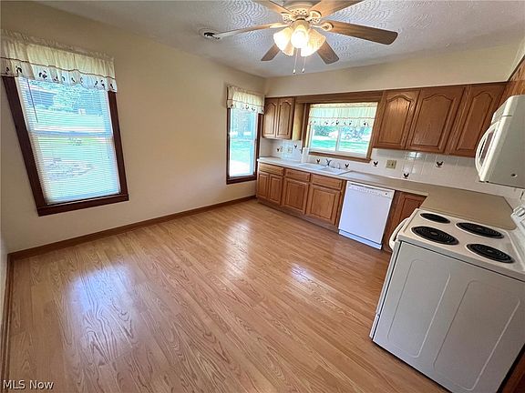 4th image of 2077 King Dr