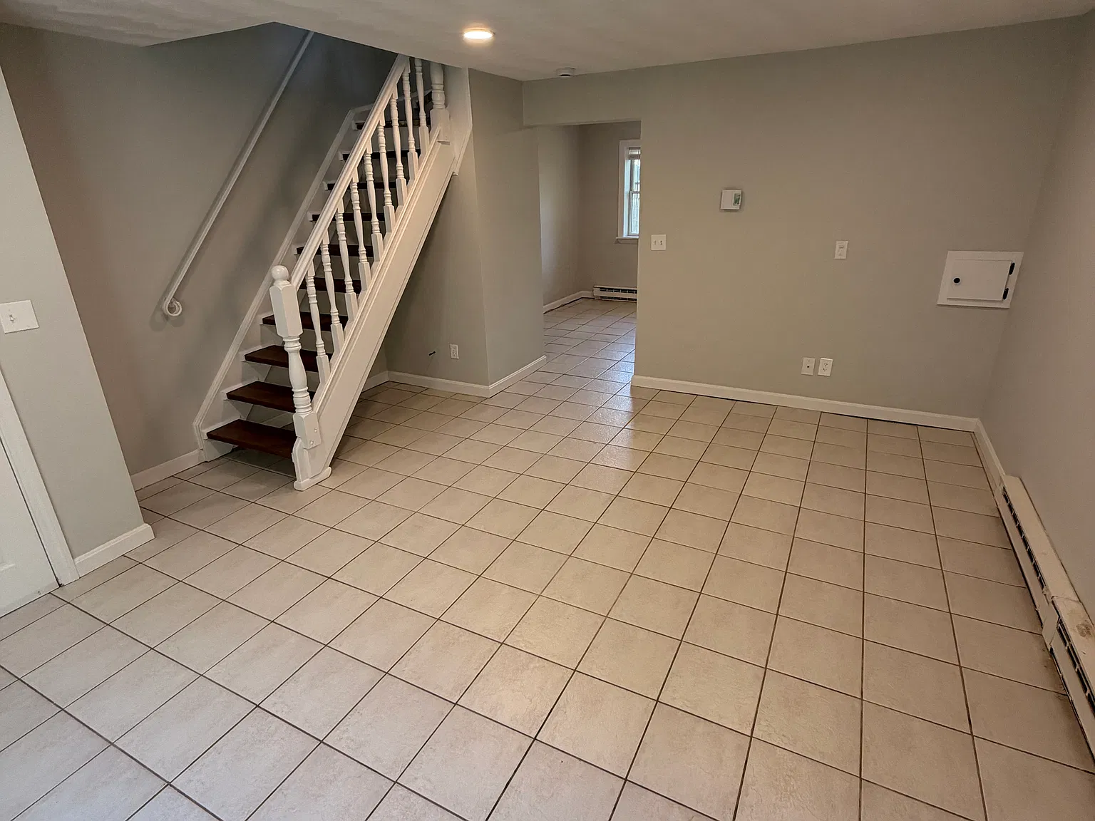 2 bed, 1000 sqft, $2,200 — Photo 3