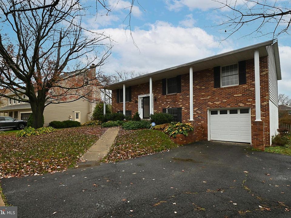 1st image of 7021 Devereux Circle Dr