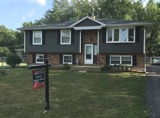 2417 Magnolia Ln, Lindenhurst, IL 60046