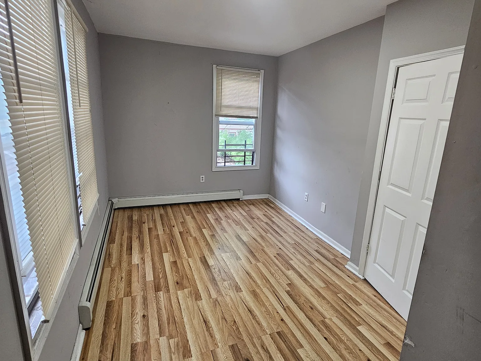 3 bed, $2,100 — Photo 2