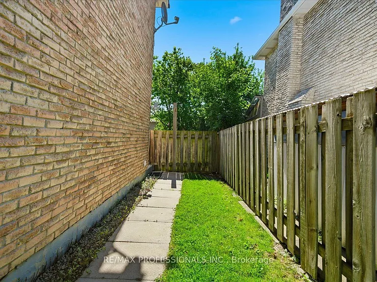 1708 Woodeden Dr — Photo 7