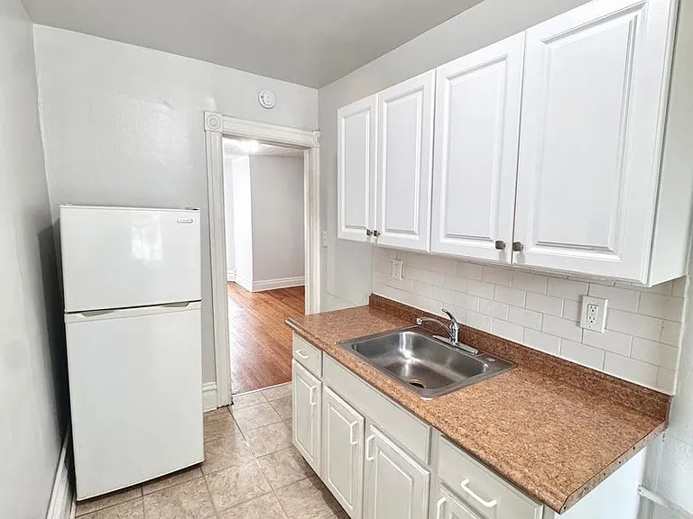 1103 W Linden St — Photo 7