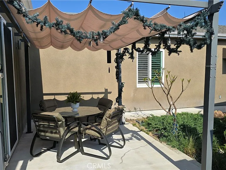 1018 La Presa Dr — Photo 7