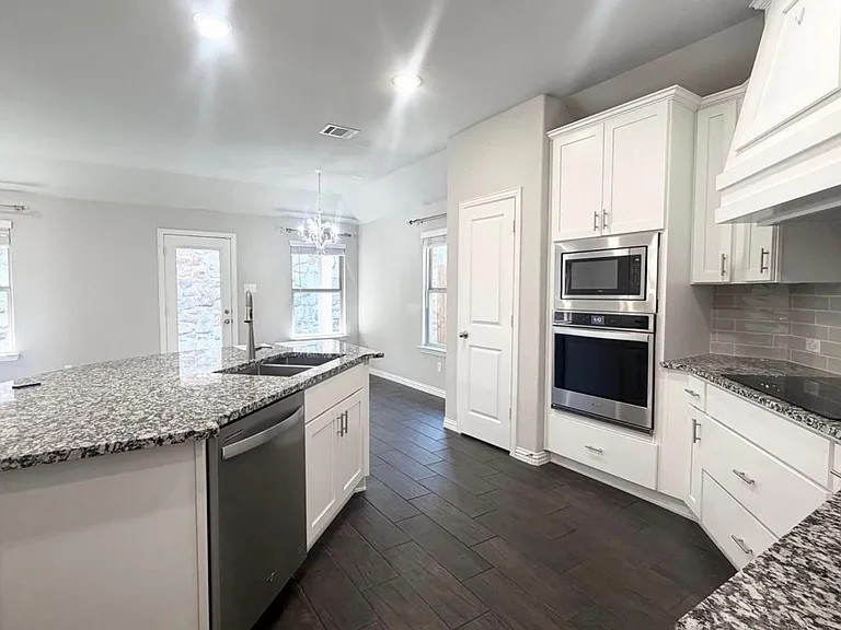 521 Hillcrest Cir — Photo 12
