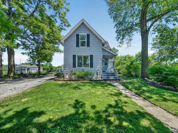 47 Avery St, Mount Clemens, MI 48043