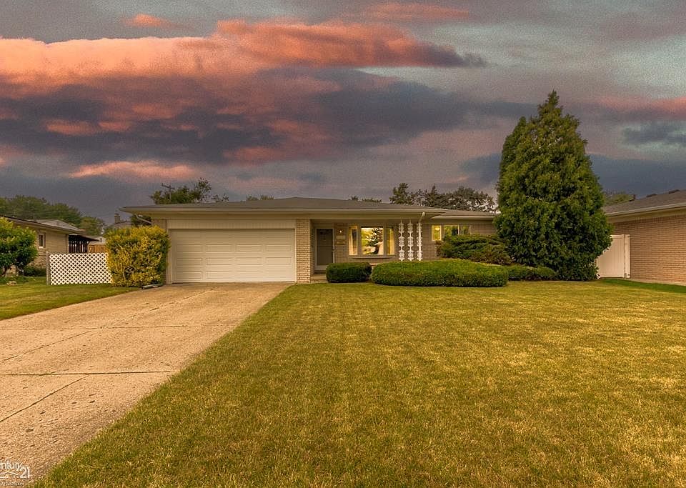 1st image of 34681 Ackley Dr