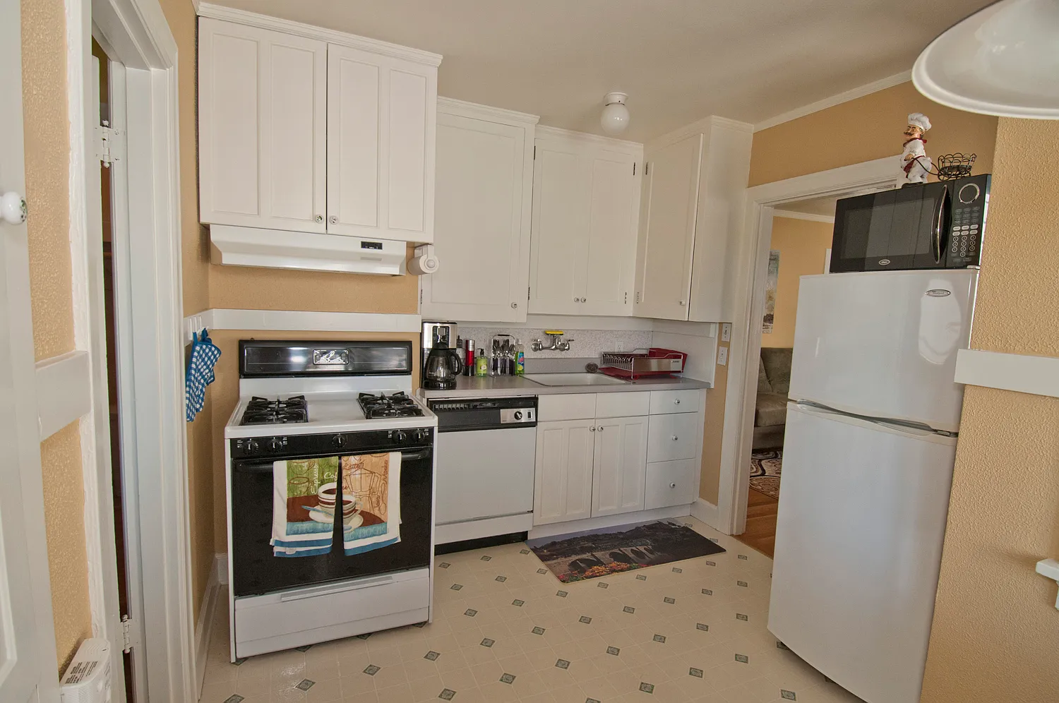 1 bed, 700 sqft, $1,450 — Photo 2