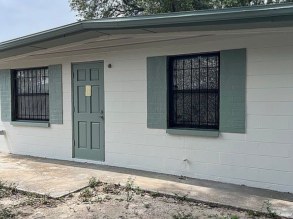 5th image of 906 E Bougainvillea Ave