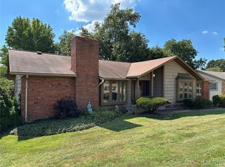 681 Henry Ave, Ballwin, MO 63011
