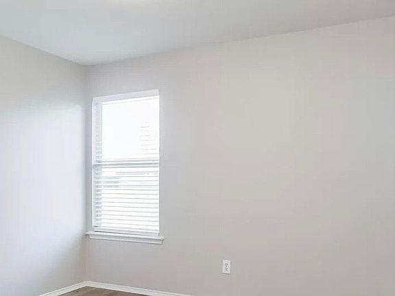 2nd image of 11508 Kelly Ln