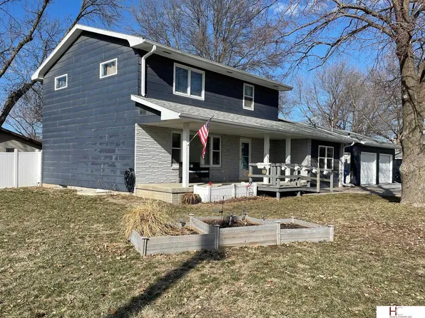 321 Race St, Friend, NE 68359