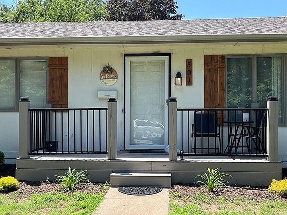 2nd image of 501 S Mount Carmel Ave