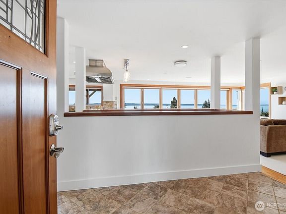 3rd image of 612 View Place
