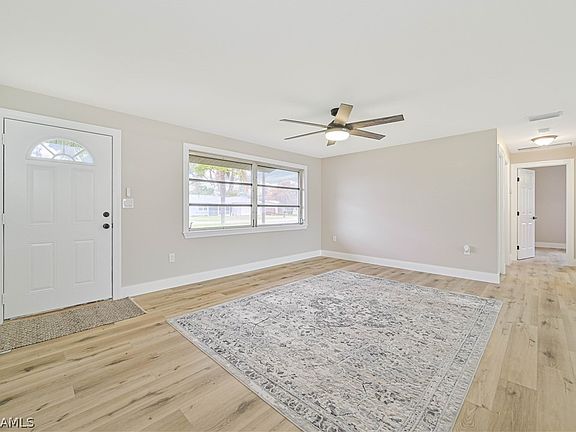 4th image of 1380 Pine Ave