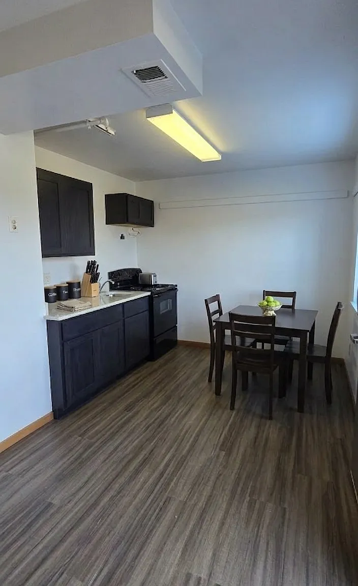 2 bed, 800 sqft, $1,295 — Photo 3