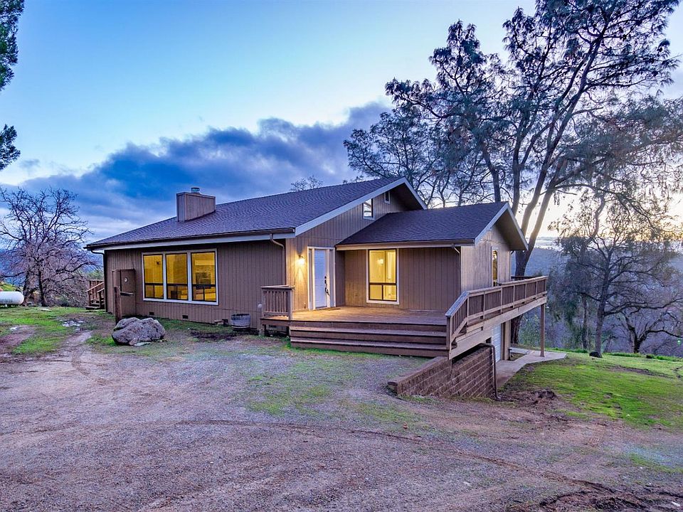 1st image of 41622 Lilley Mountain Dr