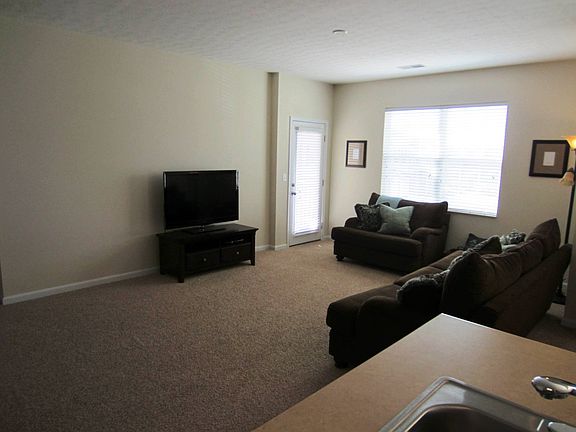 2nd image of 4007 Baywood Cir