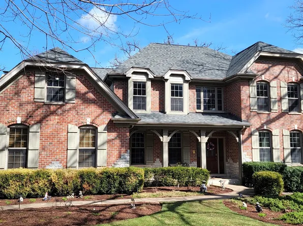 621 Reserve Ct, South Elgin, IL 60177