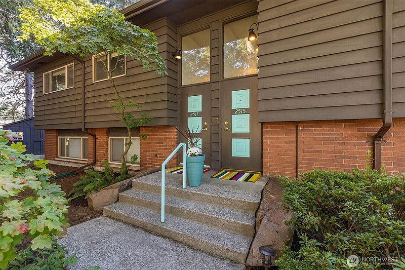 2nd image of 2515 NE 106th Place