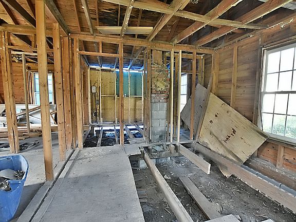 3rd image of 1334 Flint Hill St