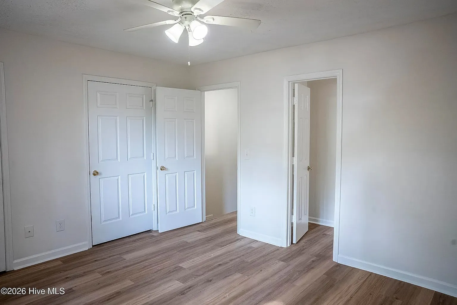 2 bed, 1.5 bath, 1016 sqft, $1,950 — Photo 3