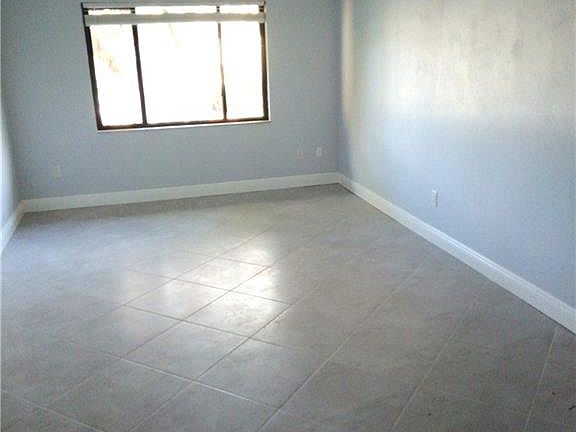 5th image of 1460 Green Valley Cir Unit 403