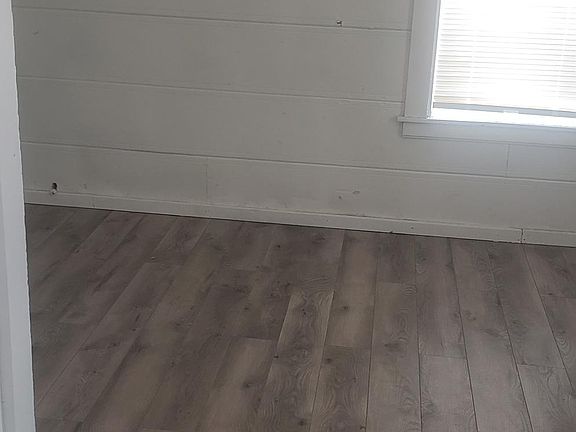 4th image of 1100 S 5th Ave