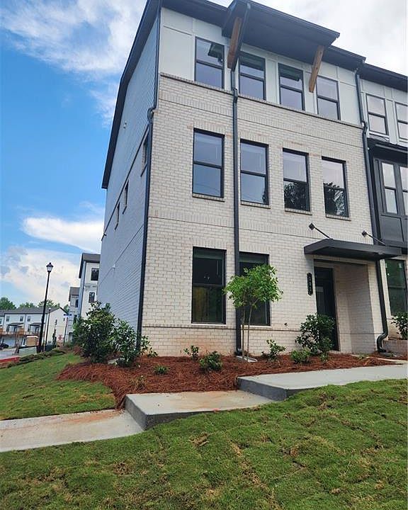 1st image of 101 Holt Ln